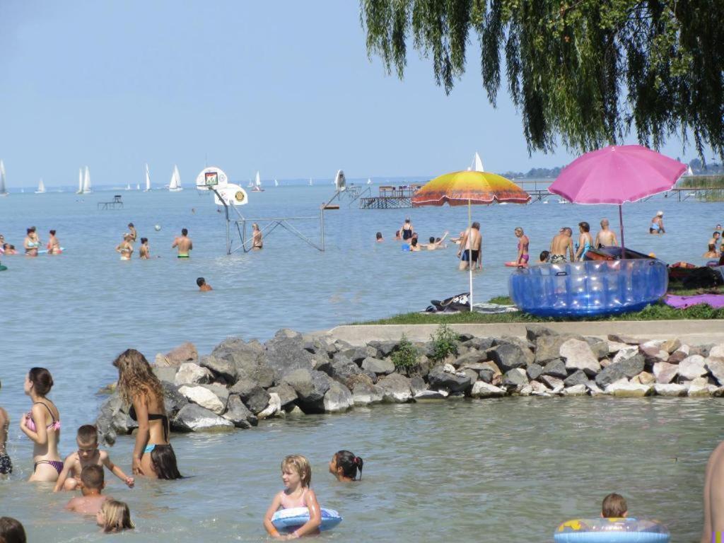 Ferienwohnung Plattensee Balaton Szolad Exterior foto